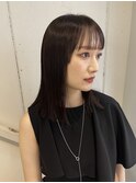 ぱつっと切りっぱなしミディ