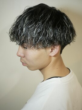 スウェルホワイト(SWELL WHITE) 波巻きスパイラル×ホワイトメッシュ　香椎メンズ美容室