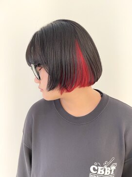 ヘアーアンドメイク ブロッサム 志木南口店(HAIR&MAKE Blossom) インナーカラーレッドブリーチダブルカラー暗髪イヤリングカラー