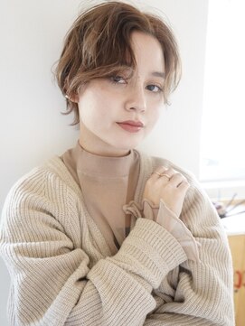 ラヴィズム 小新店(LUVISM) ショートカット丸みショート耳掛けひし形小新潟西区　小新