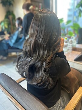 ヘアリゾート粋 ティガ 池袋店(tiga) 360度どこから見ても美しいカラーリング