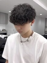 リヴ オオサカ(LIV OSAKA)&nbsp;波巻きツイストスパイラル波打ちパーマ刈り上げショート波巻き