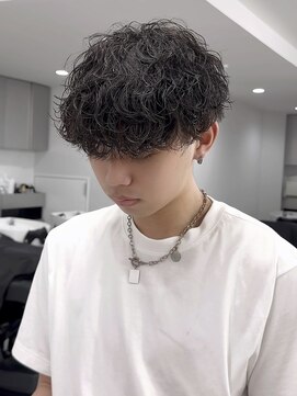 リヴ オオサカ(LIV OSAKA) 波巻きツイストスパイラル波打ちパーマ刈り上げショート波巻き