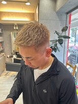 ヘアー ラボ エムツー(hair lab m2)&nbsp;ミルクティーベージュ×フェードショート｜メンズハイトーン