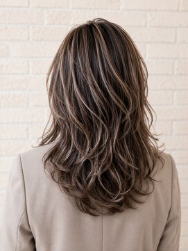 プロデュース 陽光台店(Produce) 白髪ぼかしハイライト×レイヤーミディ