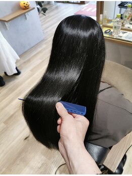 シュヴー 門前仲町(CHEVEUX)の写真/忙しい朝のセットも楽になる♪優しい薬剤を使った自然な縮毛矯正で自慢の艶髪へ