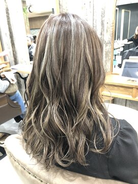 イズ 札幌店(is) ハイライトベージュ