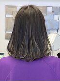 ミディアムヘア毛先パーマことりベージュ黒髪ウォーターフォール