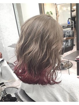 エイト 池袋店(EIGHT ikebukuro) ベージュ×裾ワインカラー