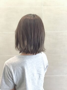 ボネッカ 鶴見(BONECCA) グレージュ外ハネボブ  石黒聡子