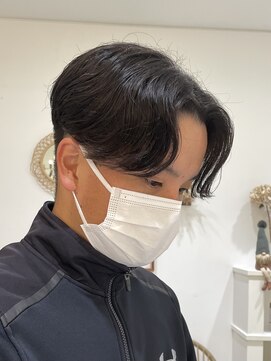 ライフイズ プレジャー 磐田中泉店(Life is… PLEASURE) センターパート×毛流れパーマ