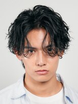 レタッチ バイ フィフス 天神大名(RETOUCH by fifth) 天神フェザーパーマセンターパートウルフカットニュアンスパーマ