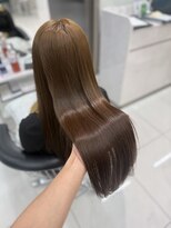 フォルテ ティアラ 横浜店(FORTE TIARA) 柔らか透明感ラテベージュ艶ストレート