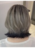 グレージュのシャドールーツにブラウンのエンドカラー
