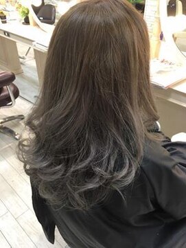 クレア(CREA) 外国人風グラデーションアッシュ★