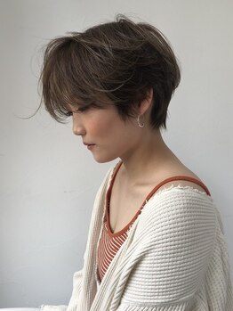 この季節を楽しむバッサリカットもお任せ♪乾かすだけで形になる無造作ヘアで媚びない魅力を放って◇