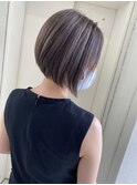 透明感ハイライト&ダークグレージュ×前下がりボブ♪