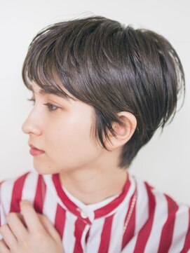 ピズム(PISM) 小顔耳かけマッシュクールショート／ダークアッシュ