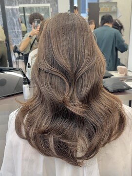 ビュー トウキョウ(VIEW TOKYO) オリーブベージュレイヤースタイル