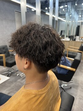 メンズサロン キング 梅田店(Men’s salon K!ng) ホワイトメッシュ/ツイスト/ツイスパ/パーマ/メンズ/眉毛