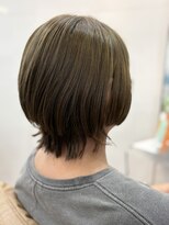 ムーア(MUA) グレージュ×ショートウルフ