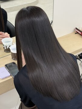 ティエリー 新宿(Tiely) グレージュ／縮毛矯正／髪質改善