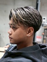 メッツ 原宿(METS)&nbsp;MEN'S/かき上げサイドパート×テーパーフェード/ハイライト