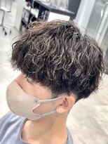 オーバル ジングウマエ(OVARL jingumae) ラウンドマッシュ縦落ちツイストスパイラルパーマ