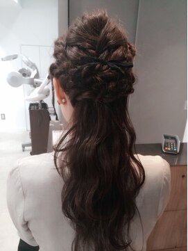 ネオリーブニコ 大井町店(Neolive Nico) 【Neolive nico 大井町店】　クラシカルハーフアップ