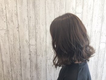 ヘアーワークスロジカ(hair works LOJICA)の写真/一人一人の頭・顔の形に合ったスタイルを提案!自宅での再現性も高くお客様に合わせたカットが人気のサロン!