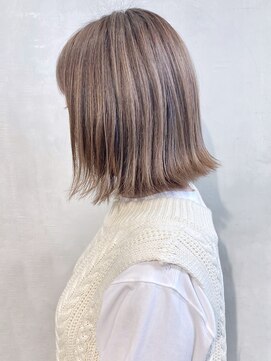 アイティーバイアルバム 八王子店(IT by ALBUM) ハイライトアッシュ_ラベンダーカラーくびれミディ_ba320882