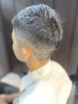 バーバーバー 四谷(BARBER-BAR) 大人の刈り上げスタイル