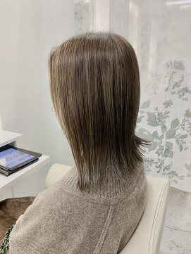 パシフィックダズールバトン(Pacific Dazzle baton) ナチュラルグレージュハイライト