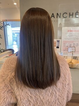 ブランシェ JR勝川駅前店 赤みを抑えたベージュ