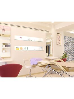 ゆったりとした癒しの時間を提供します♪周りを気にせず施術が受けられる◎贅沢なサロンタイムを。