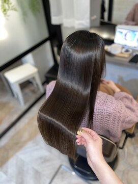 アールサロン アオヤマ(Rr SALON AOYAMA) プラチナ