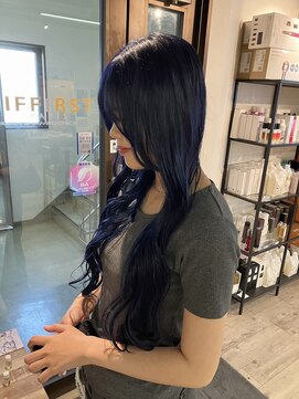 コワファースト長崎シャンプーボーイ 2nd(COIFF1RST 長崎 SHAMPOO BOY) 長崎 韓国ヘア コリアンブルー ネイビーブルー ブルーブラック