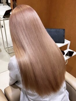 ロッコ(ROCCO)の写真/ライフスタイルまで見極めたご提案で理想を実現！ブリーチを使用したトレンドカラーもお任せください♪