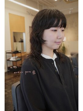 メク(meku) ミディアムパーマ＊ウルフパーマ