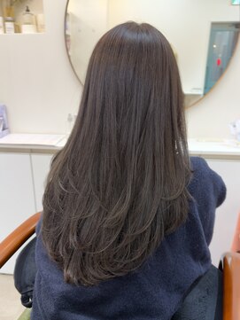 ハッシュカット/オリーブカラー/レイヤーカット