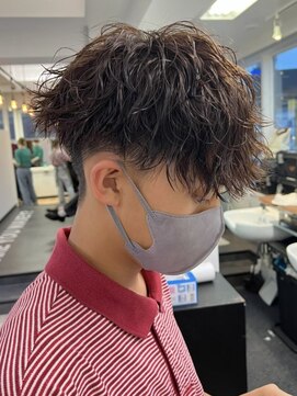 ウェイビーエフティフィフス 横浜西口(WAVEY ft.fifth) 横浜波巻きパーマツイスパツイストスパイラルパーマ緩め弱め30代