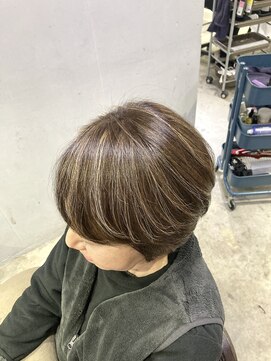 ロク 高田馬場(lok) ショートボブ×白髪ぼかしハイライト4【高田馬場　脱白髪染め】