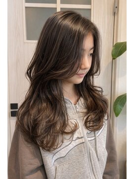 ジゼルアライ(gisele arai) 巻くだけで動く、こなれレイヤー