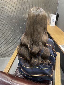ラブスタシー 表参道店(Love Stasy) ここまで馴染む!?カラーしてても浮かないエクステ!