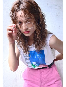 ロロ(ro-ro) plumyイルミナxデザインカラーxローライトxスリークボブ