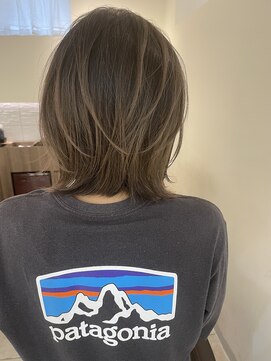 アイ(aii) レイヤーボブ　シャドウルーツ　バレイヤージュ