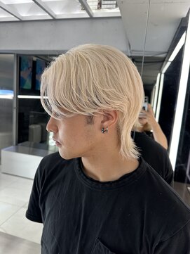 レディアル 渋谷(REDEAL) 抜きっぱなしブロンドハイトーンインナーレイヤーカットウルフ