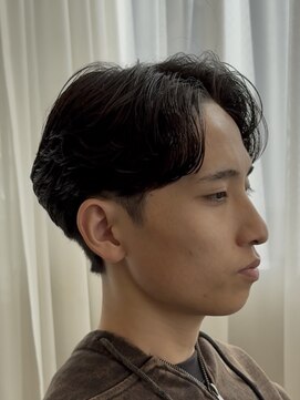 アコロン(acoron.) 毛流れ/ニュアンスパーマ/センターパート/池袋メンズカット