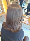オリーブベージュ