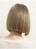 切りっぱなしマロンベージュくすみベージュフェザーショートボブ